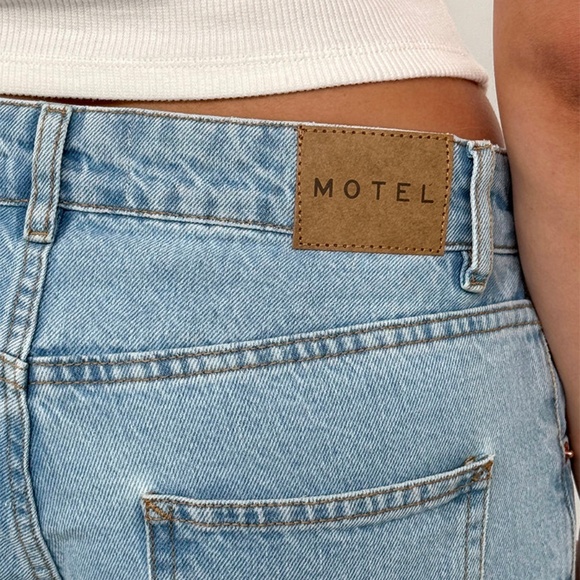 Motel Rocks Low Rise Parallel Jeans in Light Wash Blue Size W26 L32W26 L32 - Picture 3 of 3